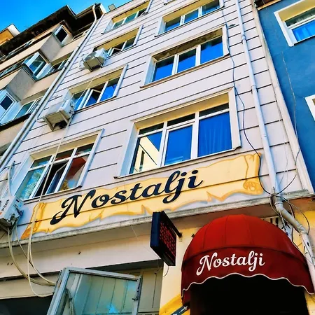 Nostaljia - Taksim Square 500 Meter بيت شباب *